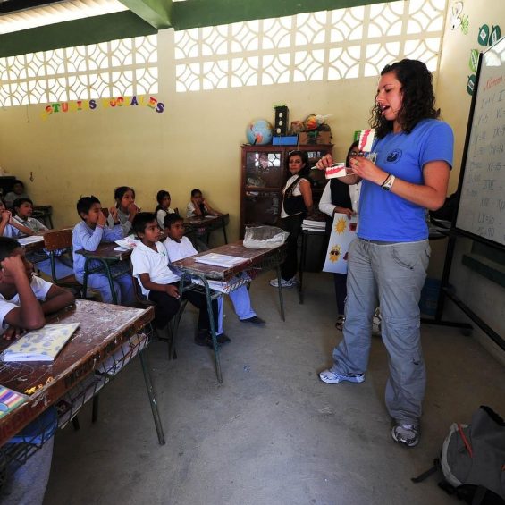 Teacher teach Students